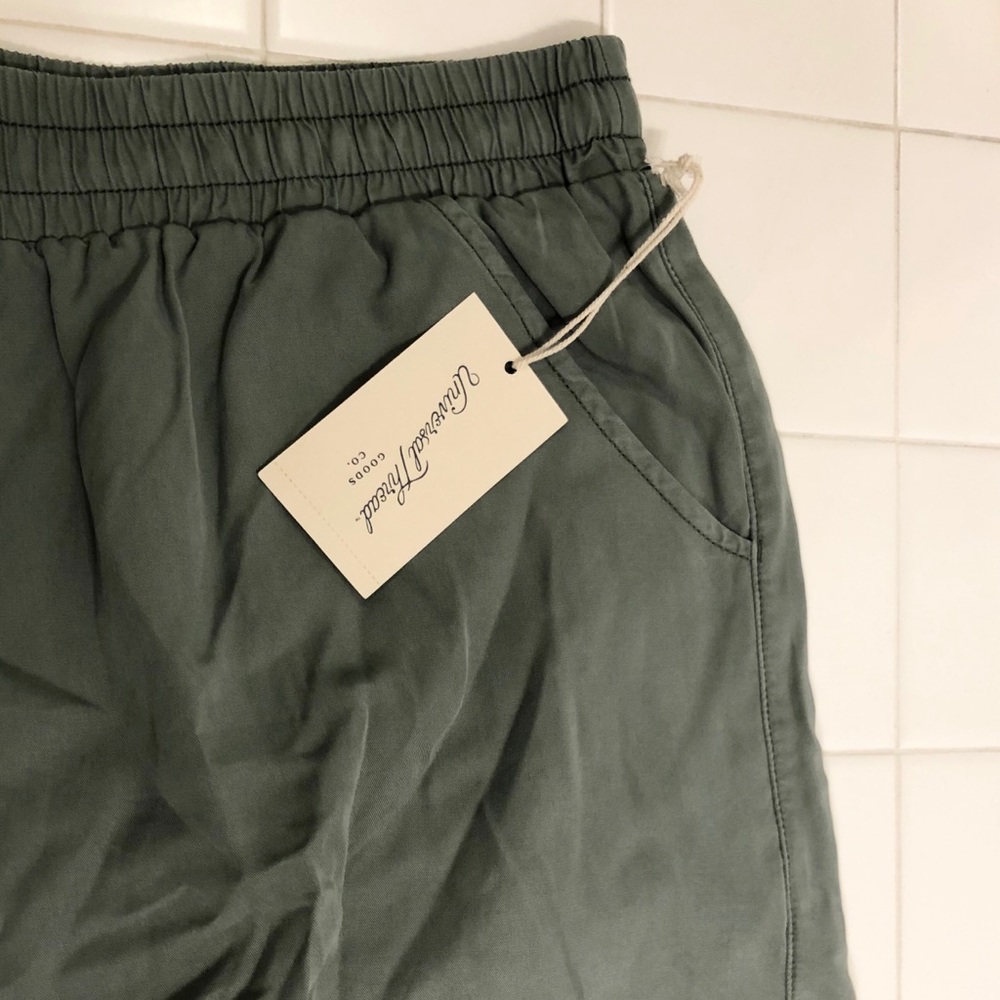 Universal Thread Shorts - Picture 2 of 4